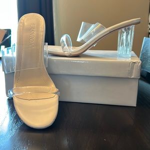 New never worn clear heels 💕